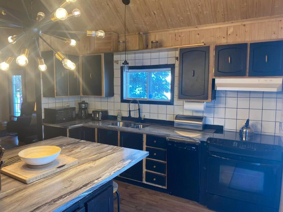 Le Jazz- Chalet Rustique/Chic Avec Spa Notre-Dame-Des-Bois Экстерьер фото