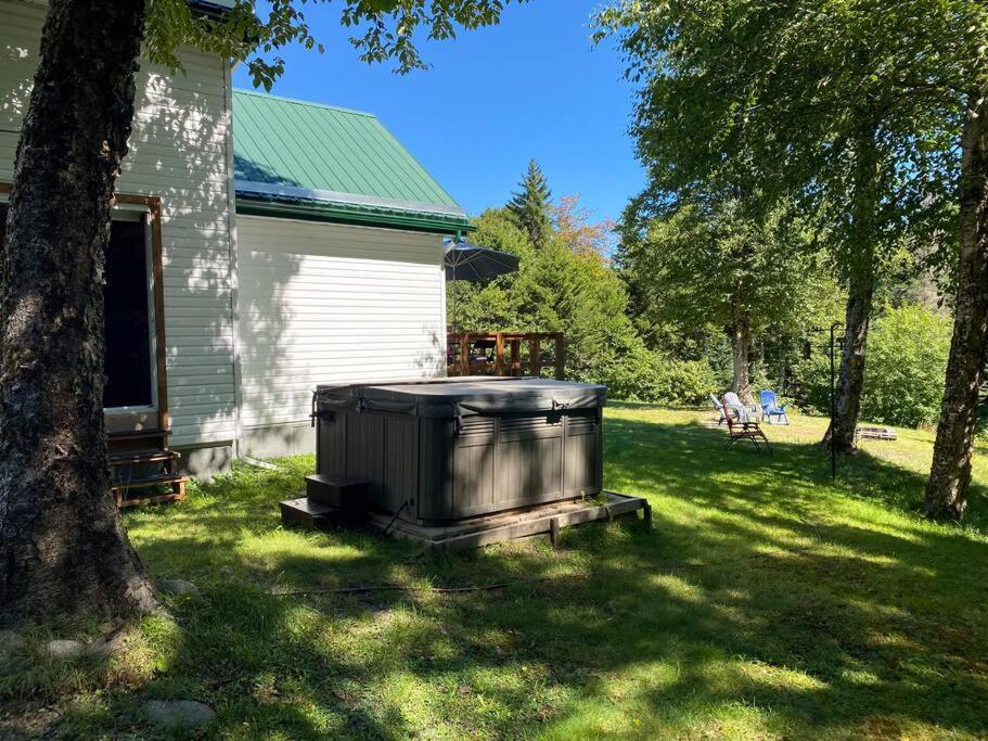 Le Jazz- Chalet Rustique/Chic Avec Spa Notre-Dame-Des-Bois Экстерьер фото